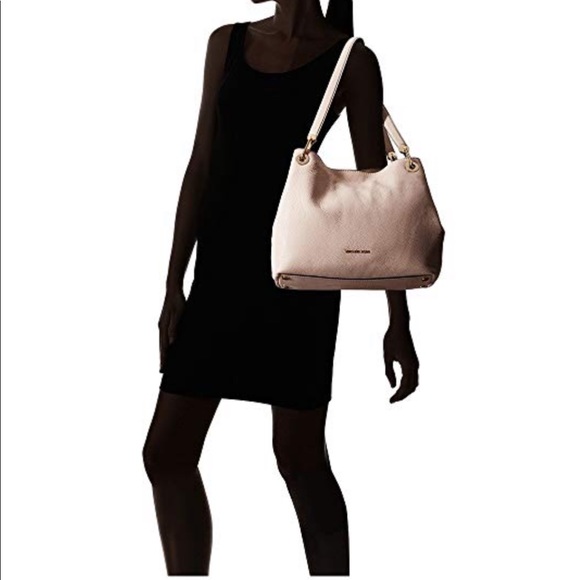 Sold on Mrcichael Kors shoulder Bag - Picture 2 of 6